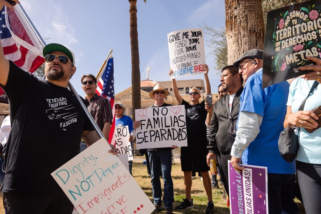 La comunidad migrante y activistas realizaron múltiples protestas en contra de la controvertida ley antiinmigrante.